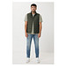 Iqoniq Meru Herren Bodywarmer aus recyceltem Polyester, khaki, M
